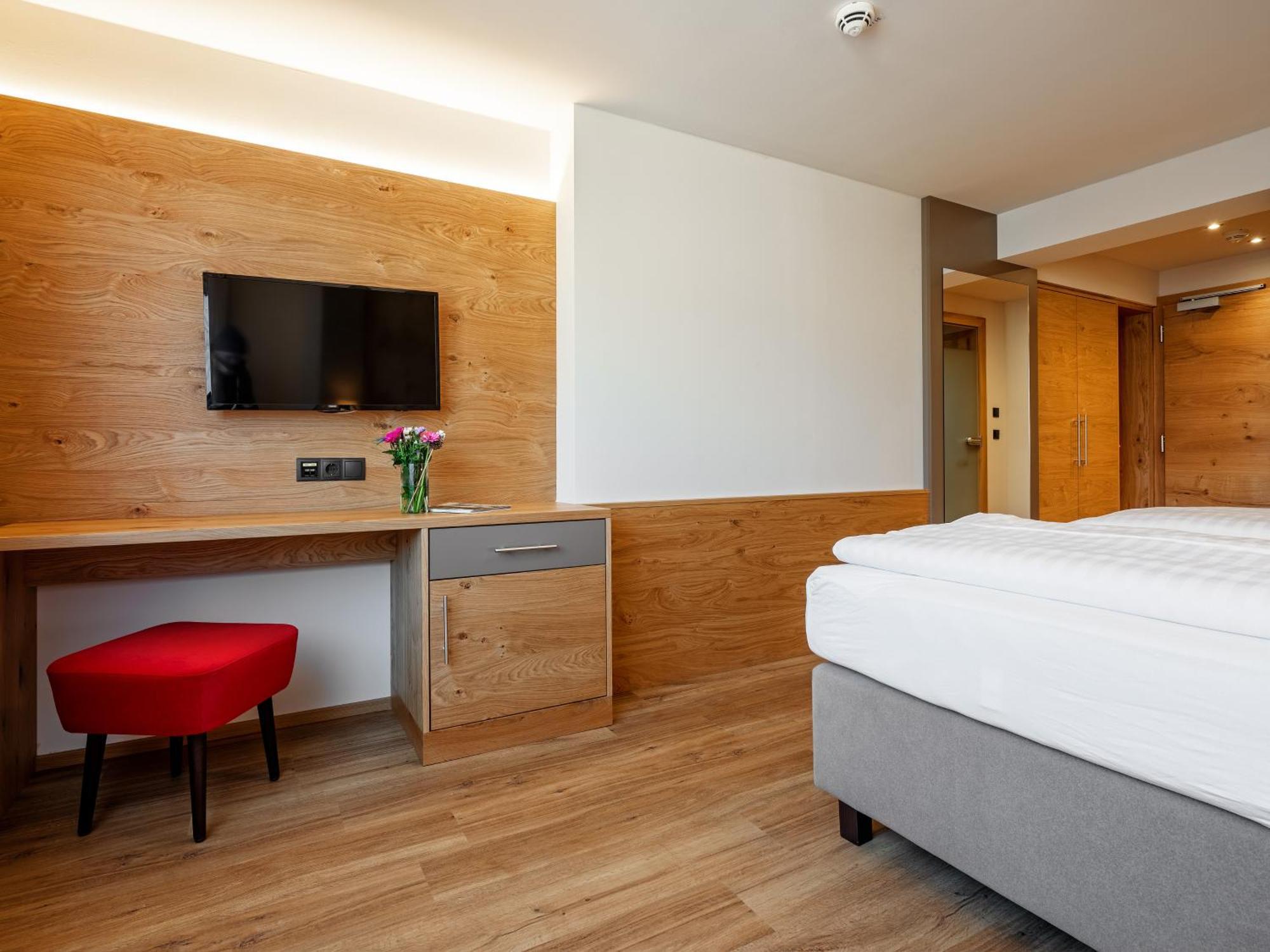 Stadthotel Eggerbraeu Imst Room photo