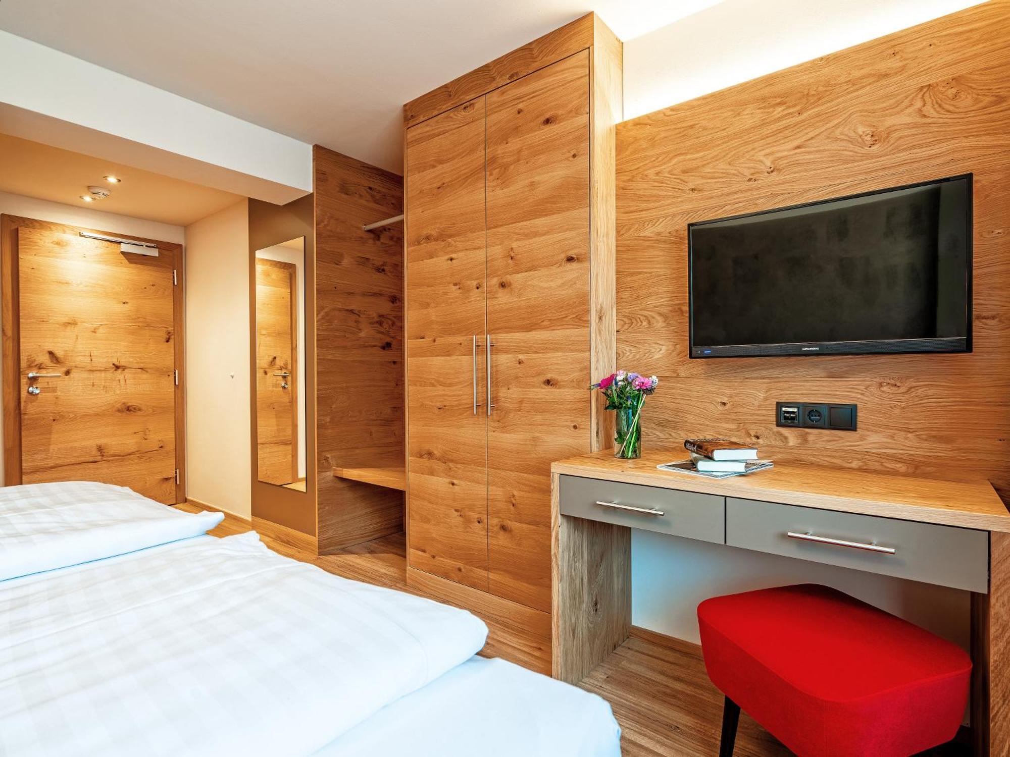Stadthotel Eggerbraeu Imst Room photo
