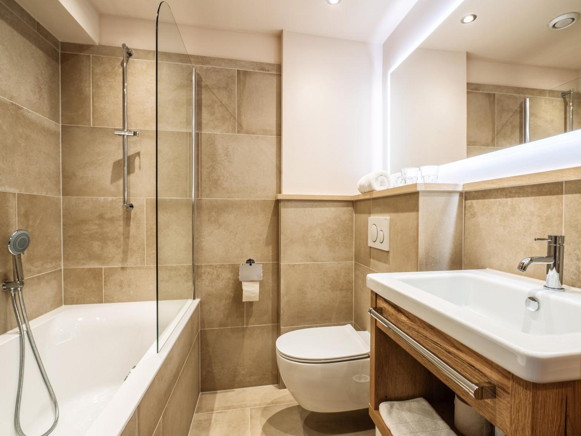 Stadthotel Eggerbraeu Imst Room photo