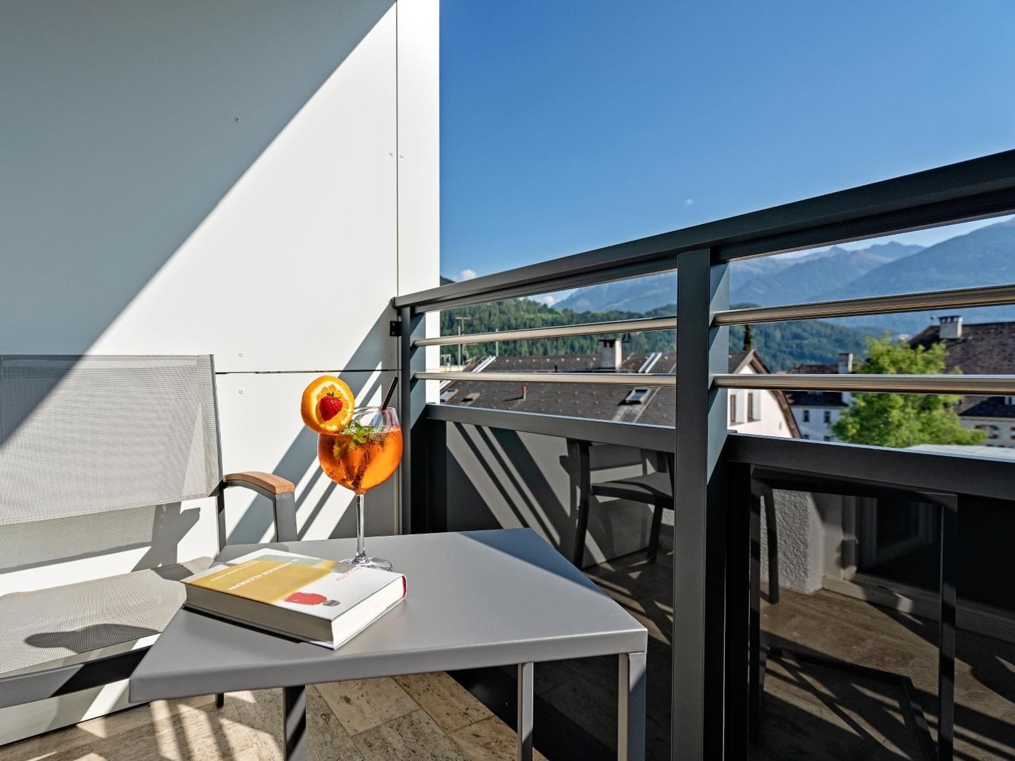 Stadthotel Eggerbraeu Imst Exterior photo