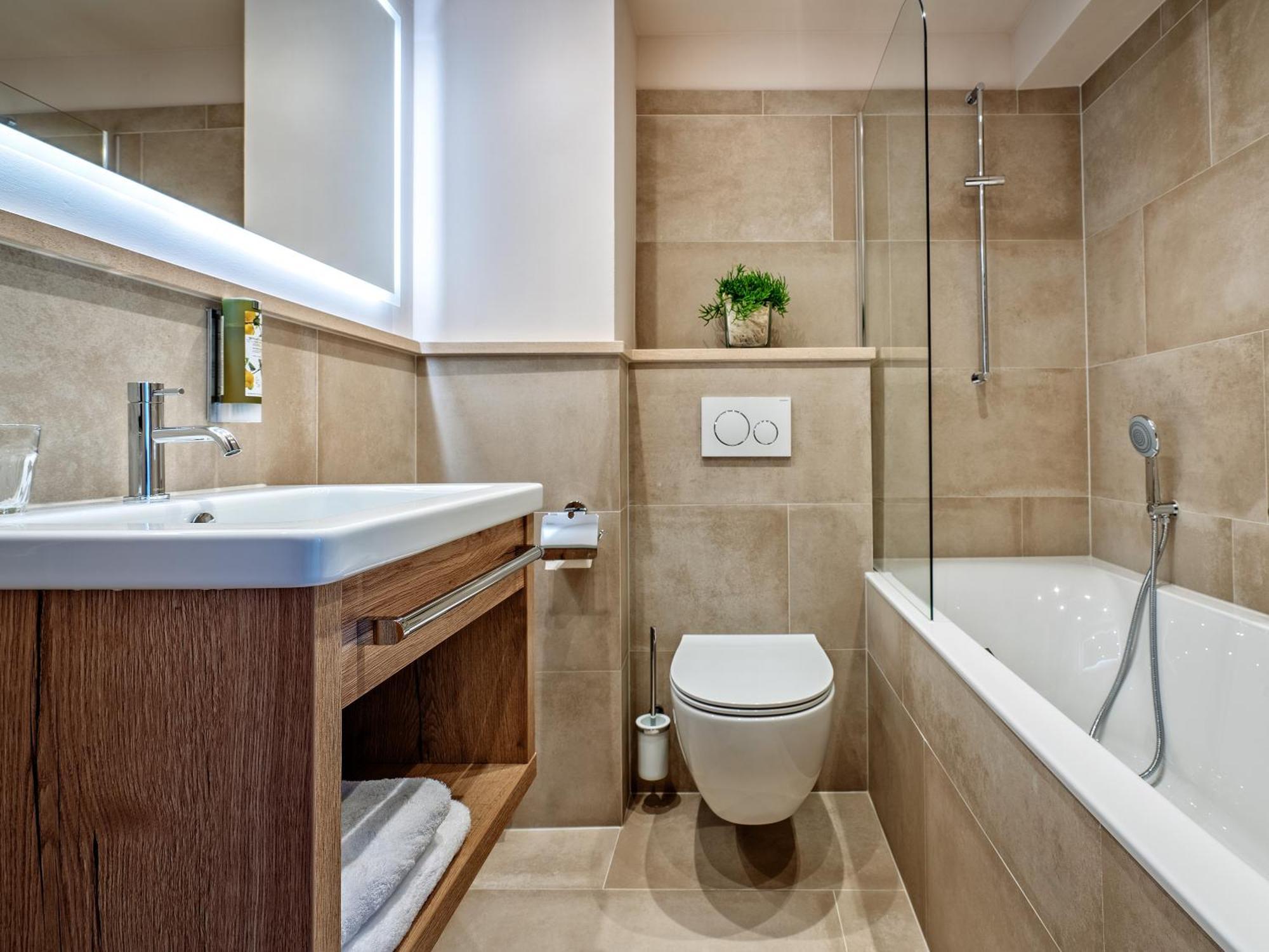 Stadthotel Eggerbraeu Imst Room photo